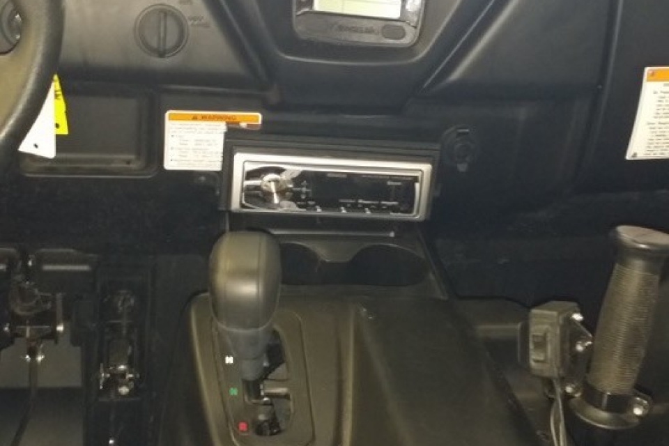 2014-09-11-16.55.41-960x640_c 2012 Polaris Ranger - Custom Sound Bar 